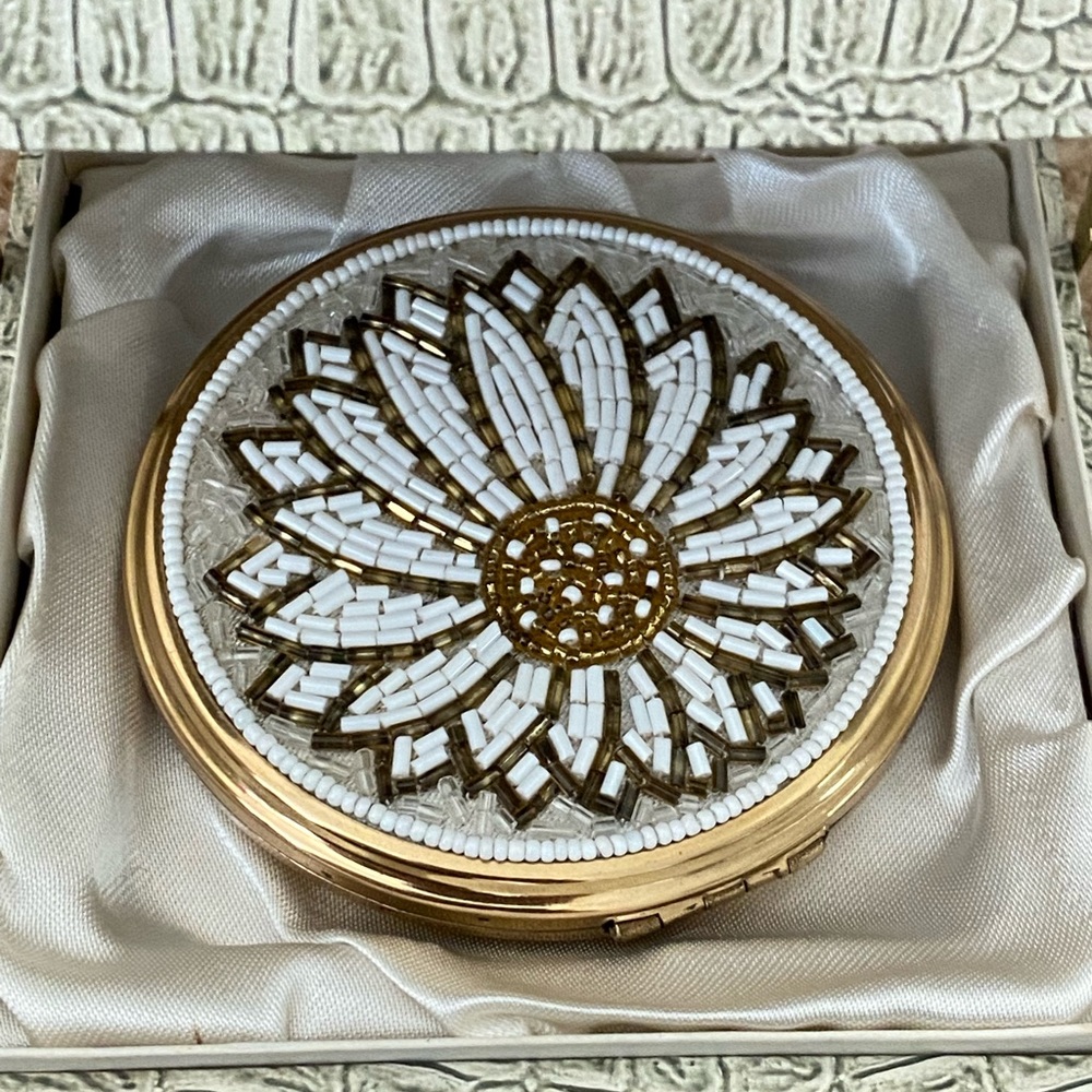 Queen Star Beaded Compact Mirror Vintage Gold Brass Tone